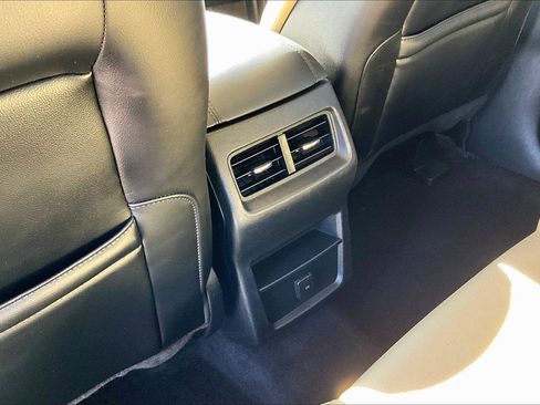 Used 2020 Ford Edge SEL image 16