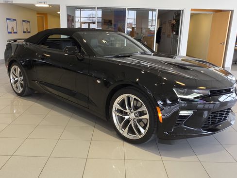 Used 2016 Chevrolet Camaro SS image 3