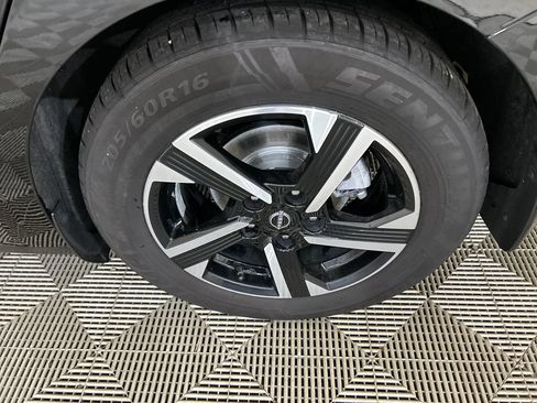 Used 2024 Nissan Sentra SV w/ All-Weather Package FWD image 10