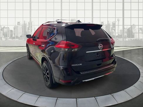 Used 2017 Nissan Rogue SV w/ Midnight Edition Package image 5