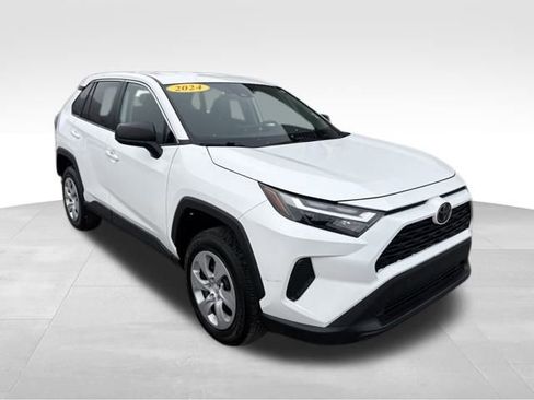 Used 2024 Toyota RAV4 LE image 7