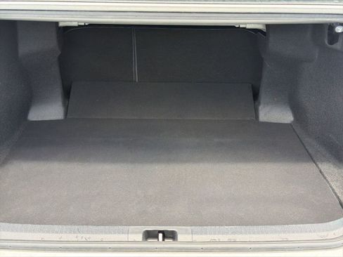 Certified 2020 Toyota Camry LE FWD image 28