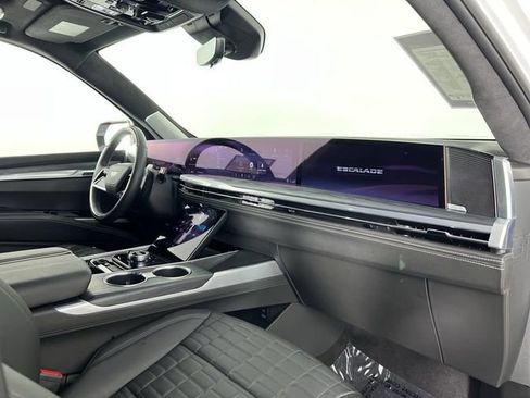 Used 2025 Cadillac Escalade ESV Sport Platinum image 30