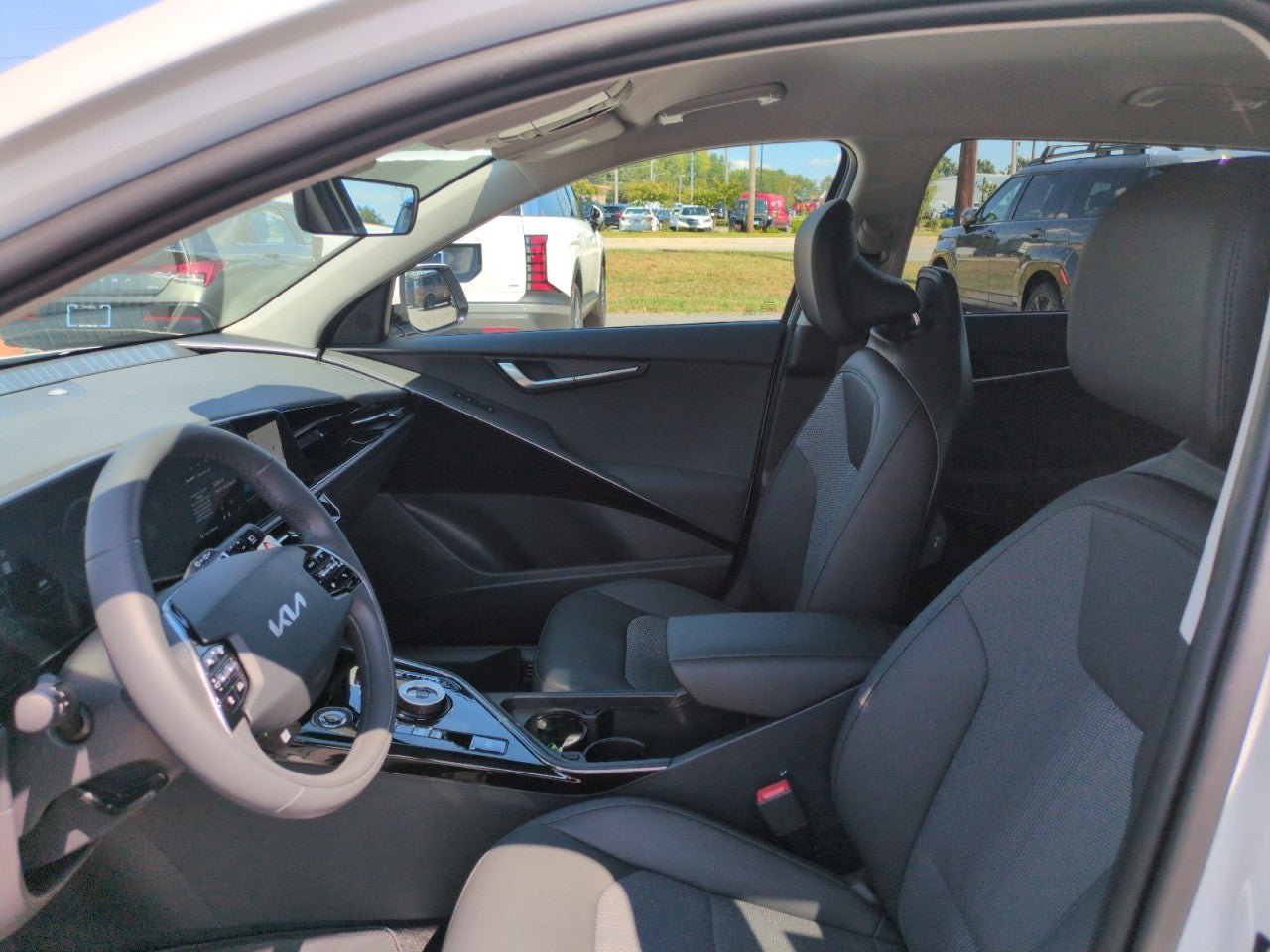 New 2026 Kia Niro Wind FWD image 14