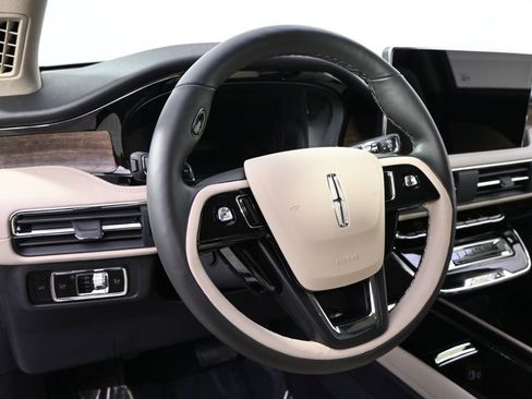 New 2026 Lincoln Corsair Reserve w/ Jet Appearance Package AWD/4WD image 11