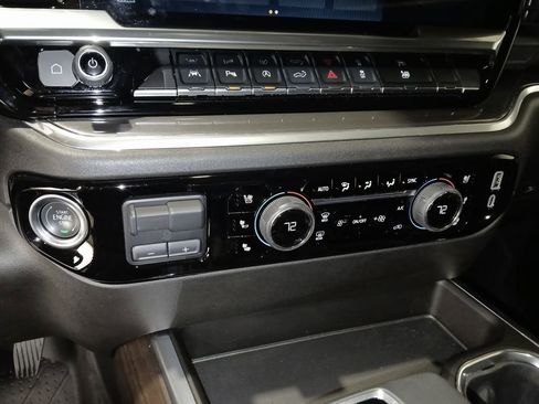 Used 2025 Chevrolet Silverado 1500 High Country w/ Technology Package image 21