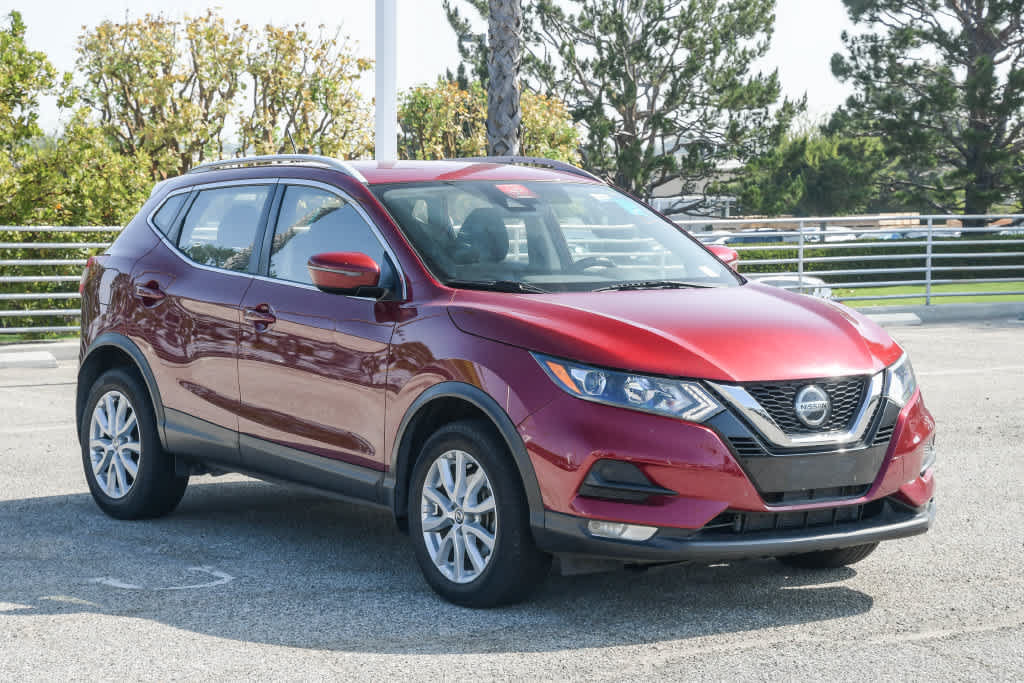 Used 2022 Nissan Rogue Sport SV FWD image 3