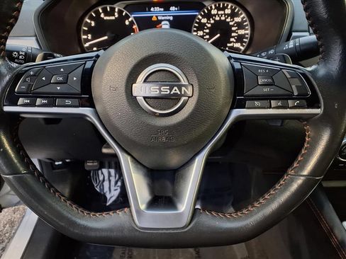 Used 2023 Nissan Altima 2.5 SR FWD image 11