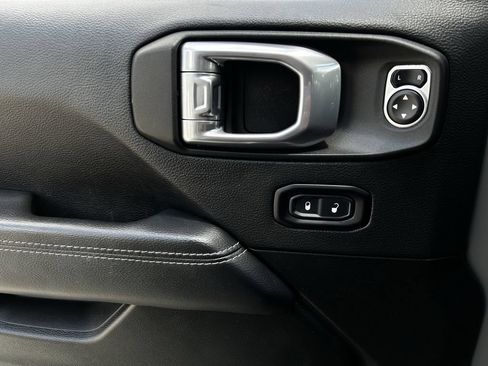 Used 2021 Jeep Wrangler Unlimited Sahara AWD/4WD image 26