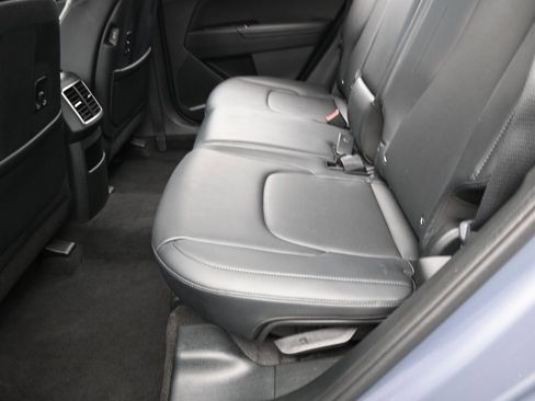 Used 2024 Kia Sportage EX image 35