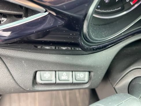 Used 2022 Buick Encore GX Essence w/ Advanced Technology Package AWD/4WD image 25