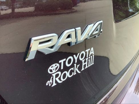 Used 2018 Toyota RAV4 XLE image 32