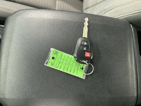 Used 2019 Toyota Tacoma SR w/ SR Convenience Package AWD/4WD image 12