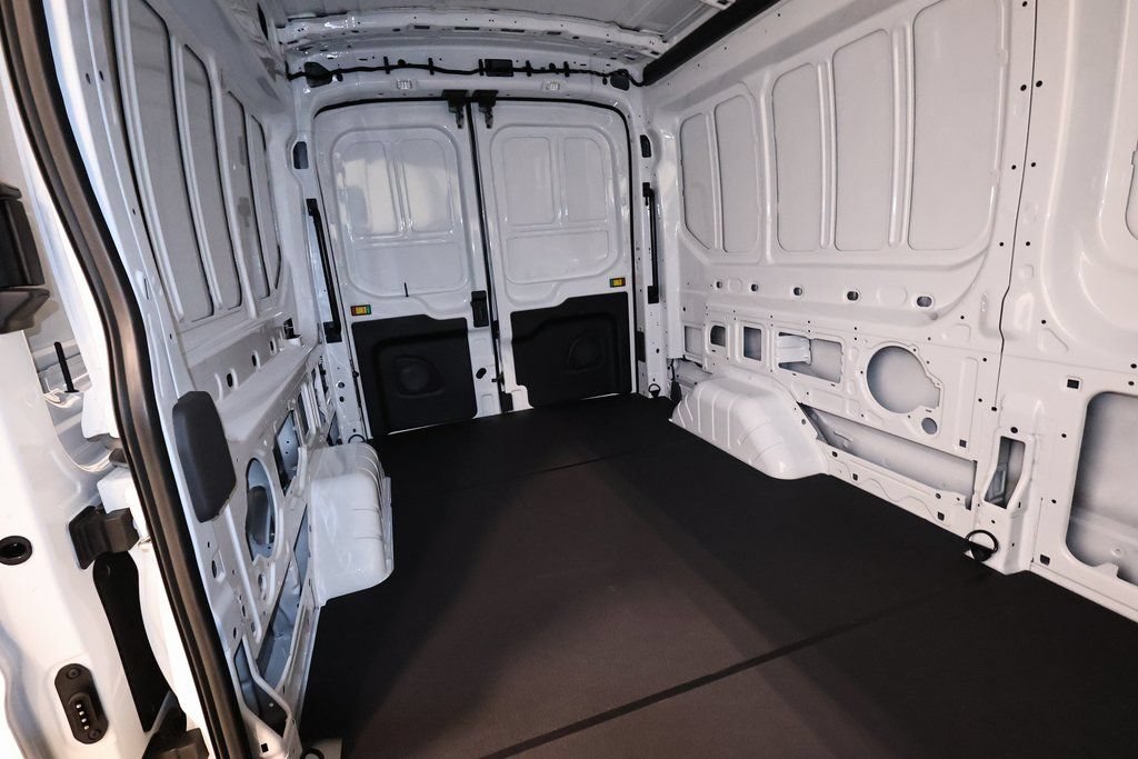 New 2026 Ford Transit 250 148 Medium Roof RWD image 10