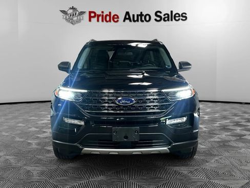 Used 2021 Ford Explorer XLT w/ Equipment Group 202A AWD/4WD image 2