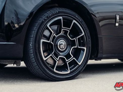 Used 2017 Rolls-Royce Wraith image 48