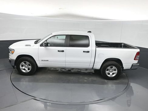 Used 2024 RAM 1500 Big Horn AWD/4WD image 40