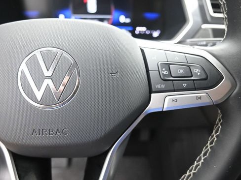 Used 2024 Volkswagen Tiguan SE FWD image 14