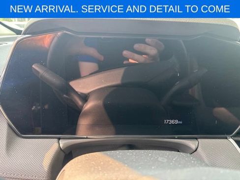 Used 2024 Chevrolet TrailBlazer LT w/ LT Cold Weather Package FWD image 12