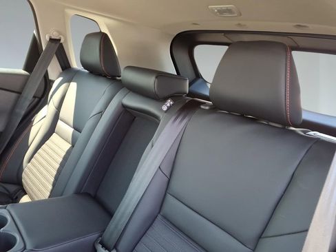 New 2026 Nissan Pathfinder Platinum FWD image 11