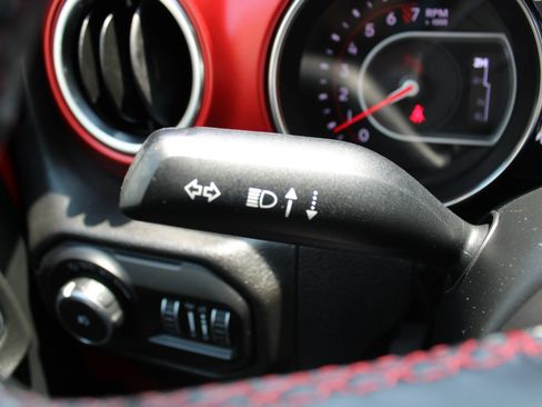 Used 2019 Jeep Wrangler Unlimited Rubicon AWD/4WD image 43