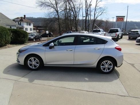 Used 2017 Chevrolet Cruze LT image 7