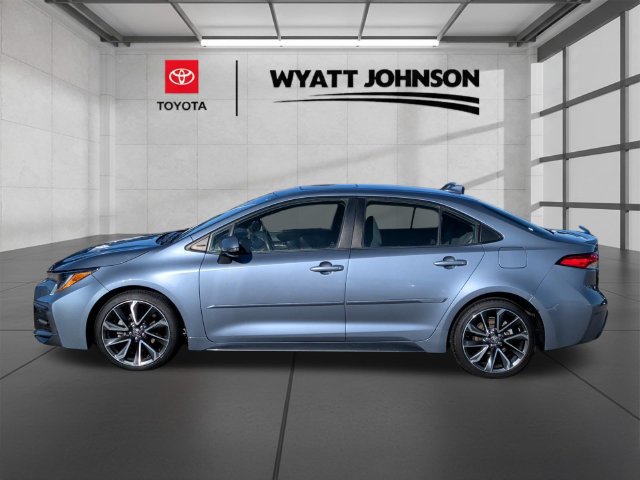 Used 2022 Toyota Corolla SE w/ SE Premium Package FWD image 4