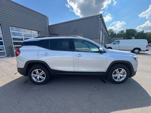 Used 2019 GMC Terrain SLE w/ Driver Convenience Package AWD/4WD image 4