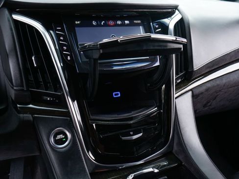 Used 2017 Cadillac Escalade ESV Platinum RWD image 41