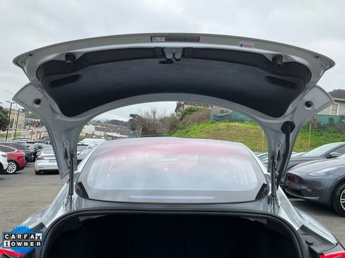 Used 2018 Tesla Model 3 Long Range image 9
