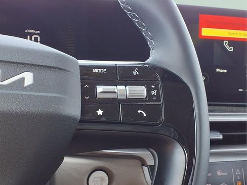 New 2026 Kia Sorento S FWD image 11
