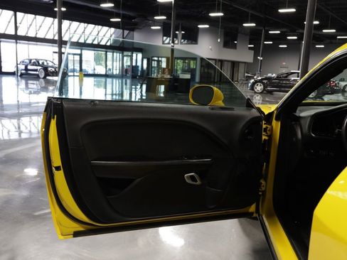 Used 2017 Dodge Challenger SXT RWD image 10