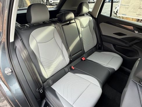 New 2026 Volkswagen Tiguan SE FWD image 14
