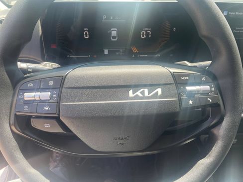 Used 2025 Kia K4 FWD image 27