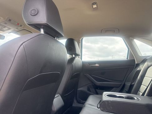 Used 2024 Volkswagen Jetta SE FWD image 27