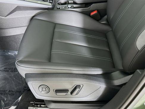 Used 2025 Audi A3 2.0T Premium Plus w/ Premium Plus Package image 19