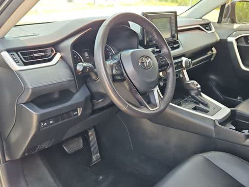 Used 2021 Toyota RAV4 XLE Premium FWD image 10