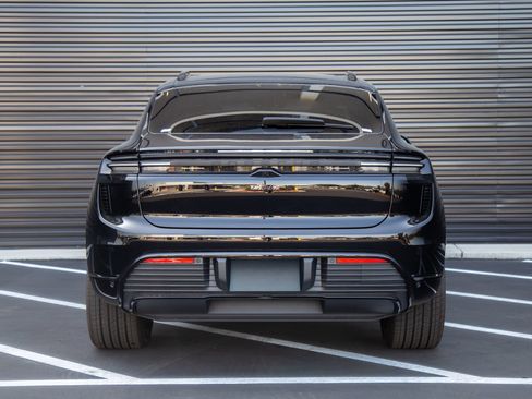 New 2025 Porsche Macan Turbo Electric AWD/4WD image 6