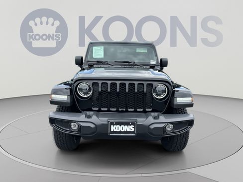 Used 2023 Jeep Gladiator Overland AWD/4WD image 19