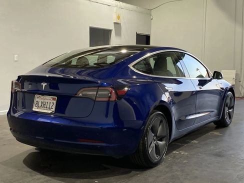 Used 2019 Tesla Model 3 Standard Range Plus image 4