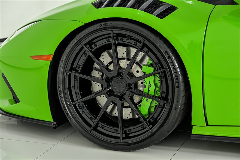Used 2021 Lamborghini Huracan EVO RWD image 27