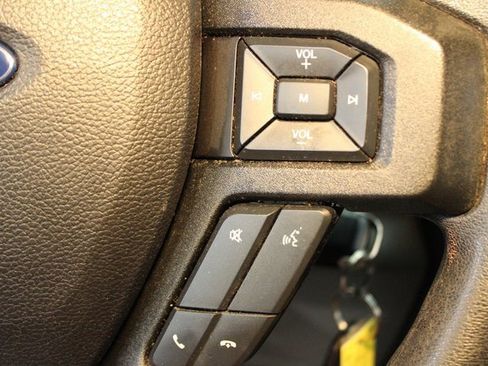 Used 2015 Ford F150 XLT image 20