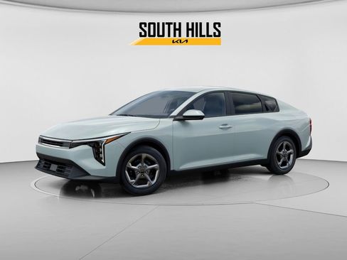 New 2026 Kia K4 LXS FWD image 3