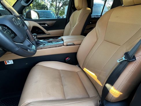 Used 2025 Lexus LX 600 4WD w/ Appearance Package image 17