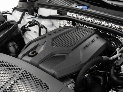 New 2025 Porsche Macan image 29