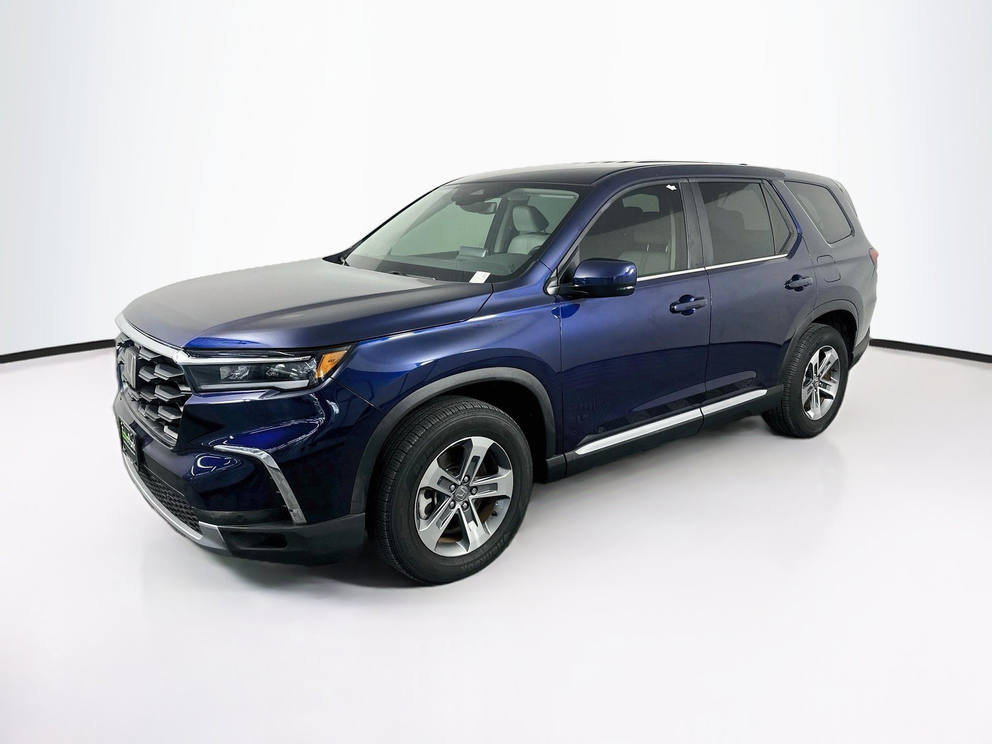 Used 2025 Honda Pilot EX-L image 3