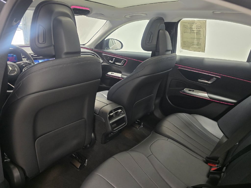 Used 2025 Mercedes-Benz E 350 Sedan image 12