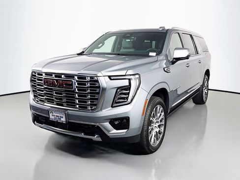 New 2026 GMC Yukon XL Denali w/ Denali Reserve Package AWD/4WD image 3