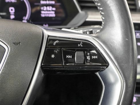 Used 2021 Audi e-tron Premium w/ Convenience Plus Package image 32