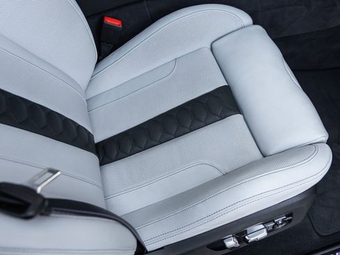 Used 2025 BMW X6 M Competition w/ Executive Package image 45